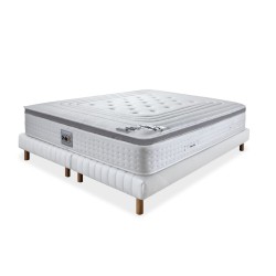 ENSEMBLE LE ROYAL LUXE